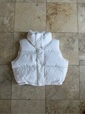 Lululemon Cropped Puffer Vest size 4 EUC